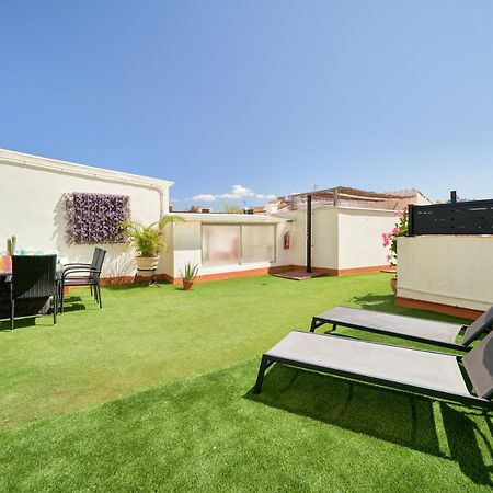 Sun-Kissed Getaway Apartment Малага Екстериор снимка