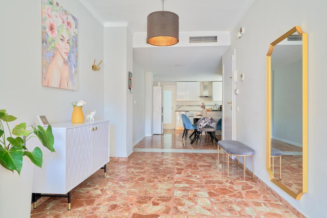 Sun-Kissed Getaway Apartment Малага Екстериор снимка