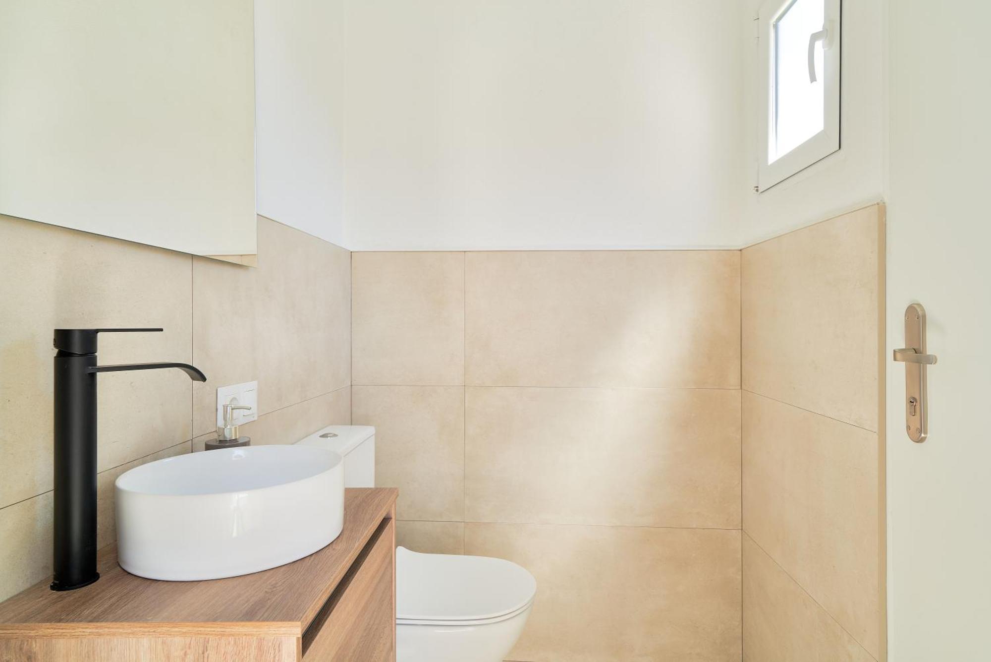 Sun-Kissed Getaway Apartment Малага Екстериор снимка