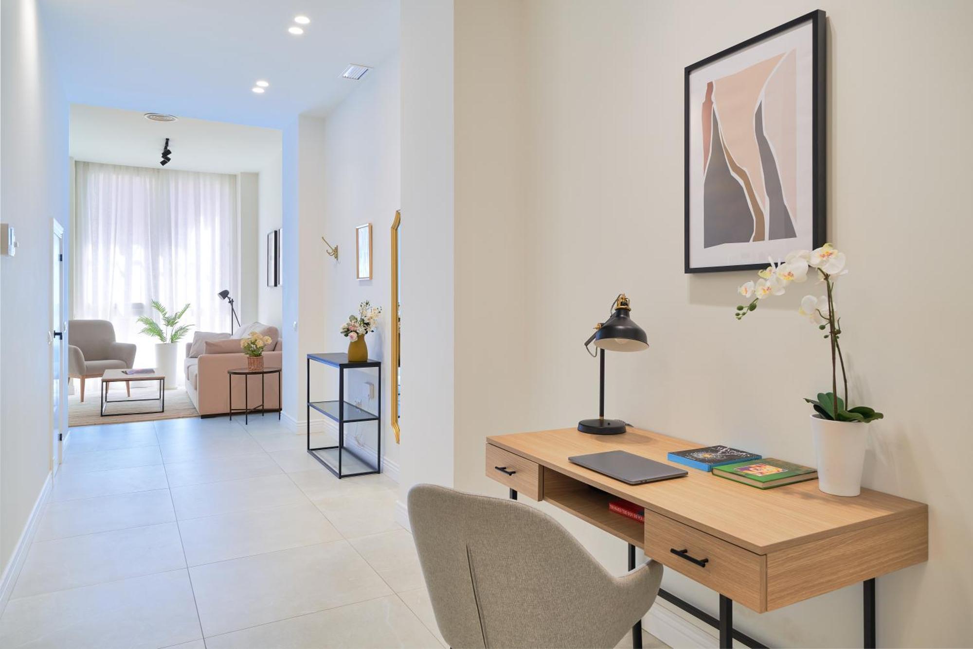 Sun-Kissed Getaway Apartment Малага Екстериор снимка