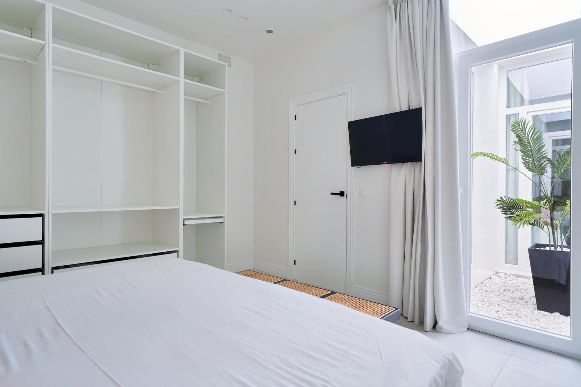 Sun-Kissed Getaway Apartment Малага Екстериор снимка