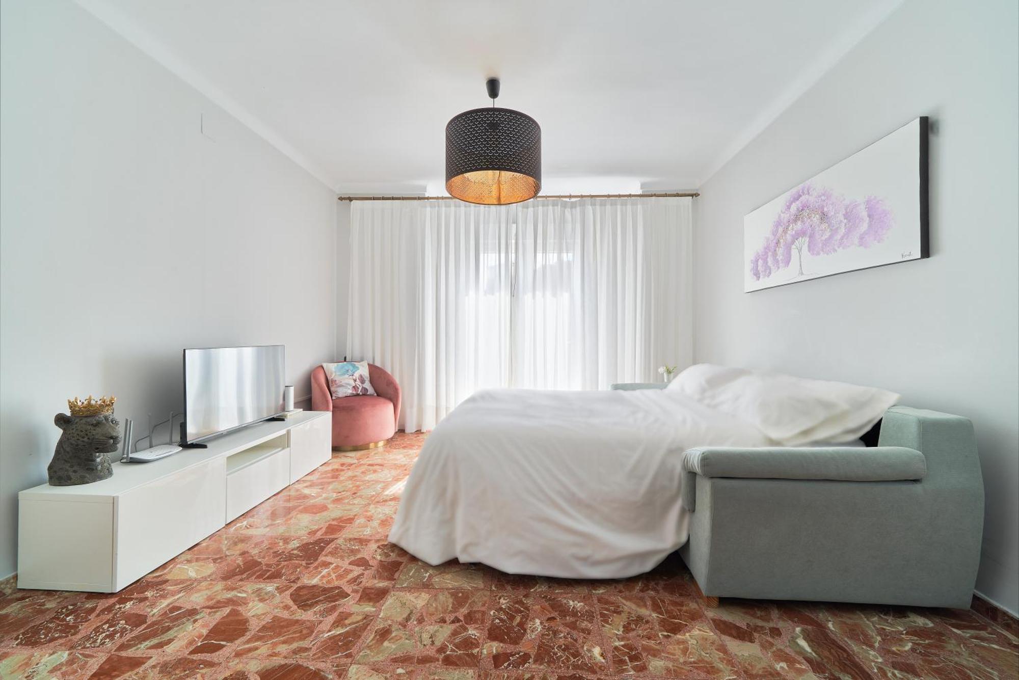 Sun-Kissed Getaway Apartment Малага Екстериор снимка