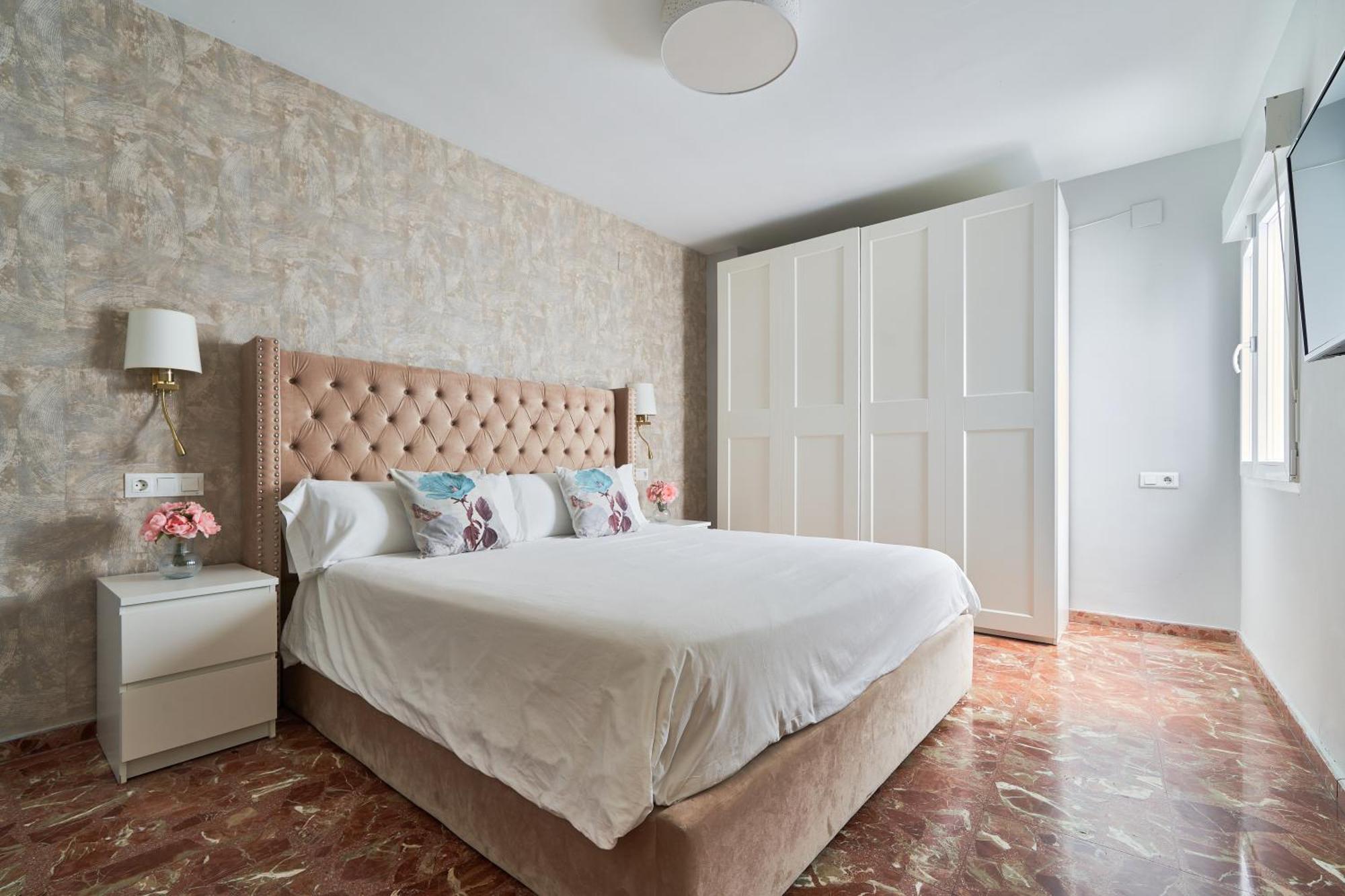 Sun-Kissed Getaway Apartment Малага Екстериор снимка