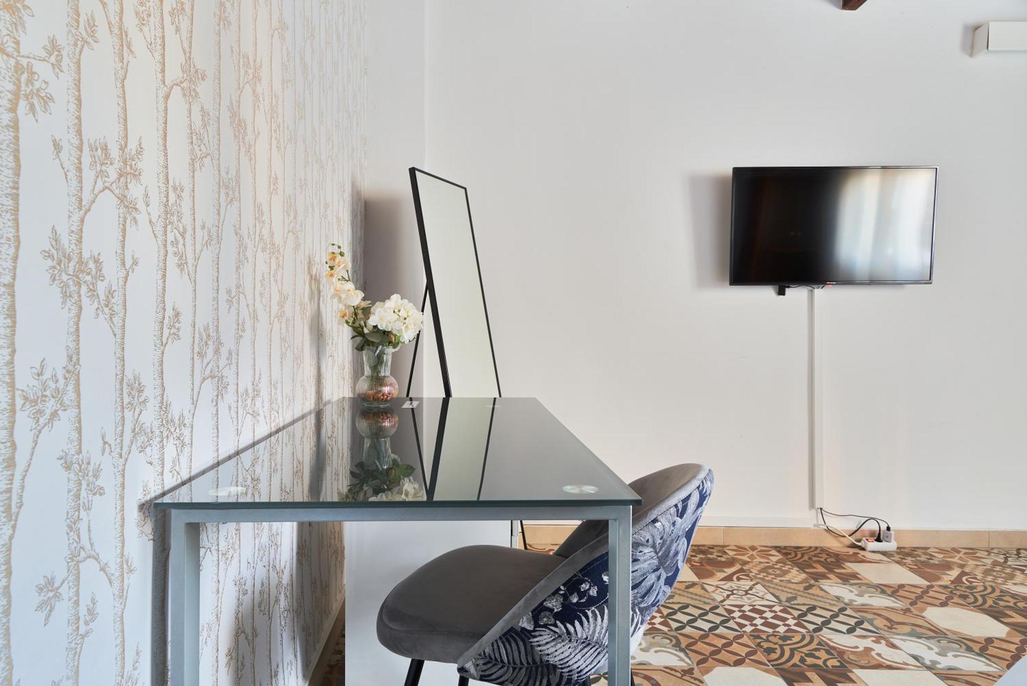Sun-Kissed Getaway Apartment Малага Екстериор снимка